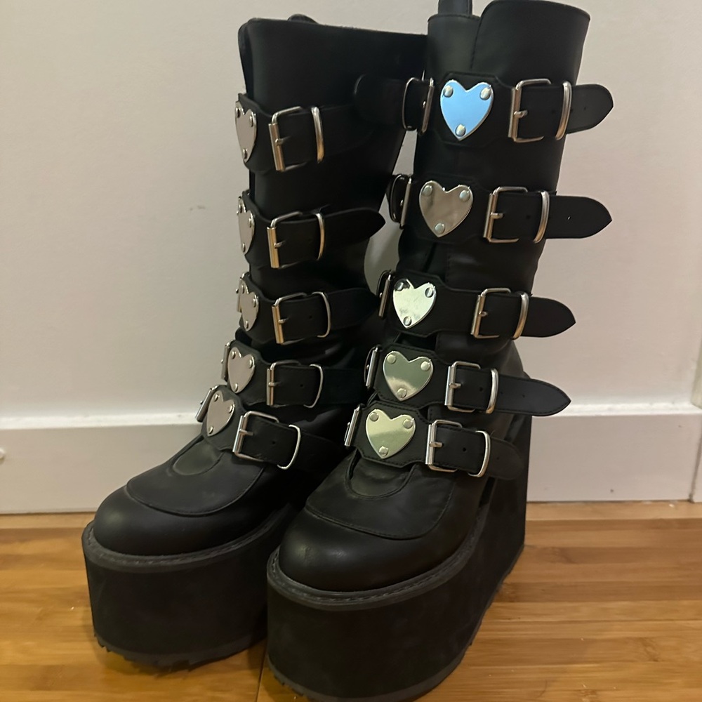 Heart buckle platform Demonia boots Swing 230 style